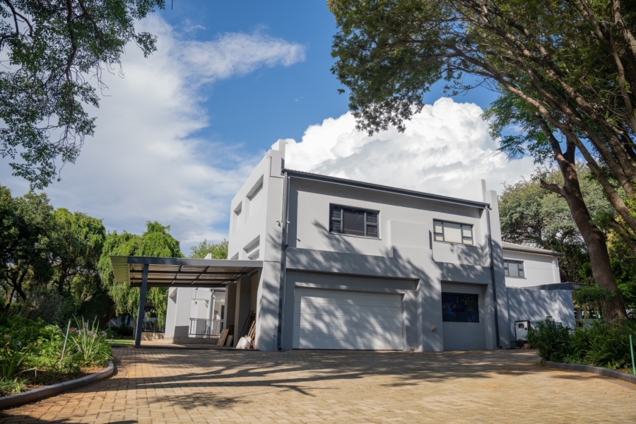 6 Bedroom Property for Sale in Wilkoppies North West